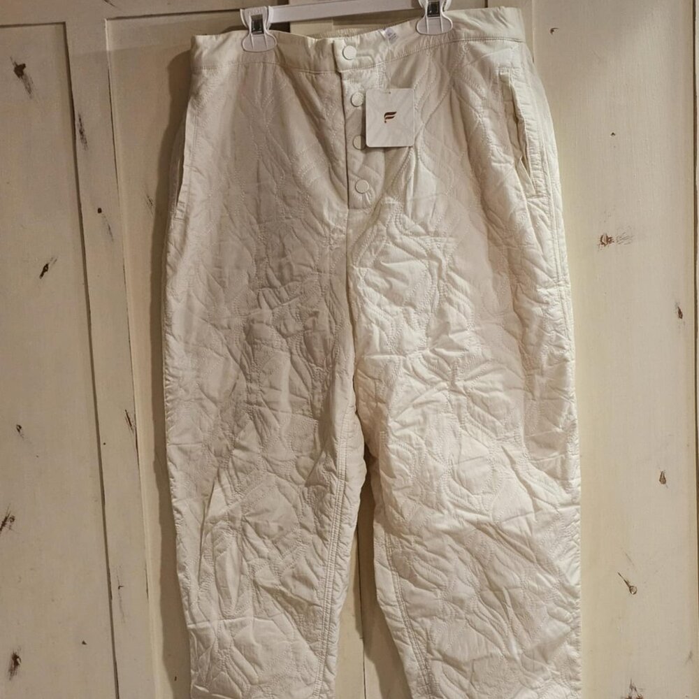 New Fabletics Quilted Pants XL - Womens - Cream/Ivory